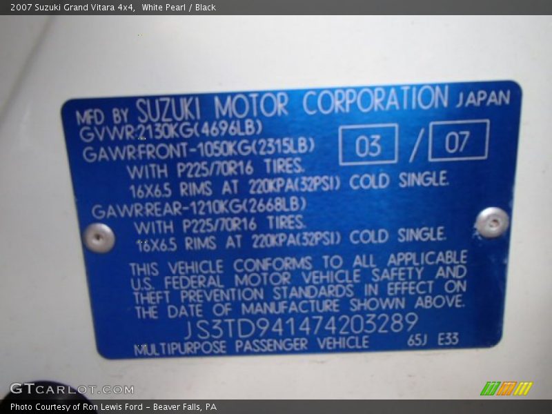 White Pearl / Black 2007 Suzuki Grand Vitara 4x4