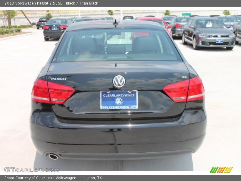 Black / Titan Black 2013 Volkswagen Passat 2.5L SE