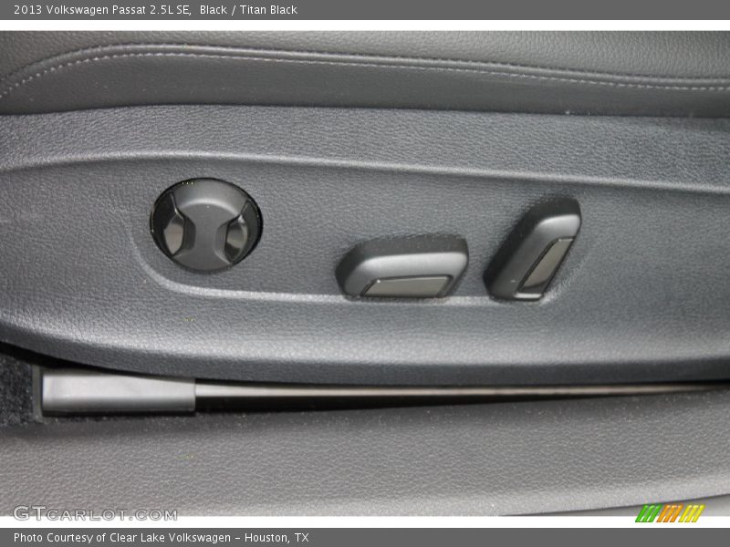 Black / Titan Black 2013 Volkswagen Passat 2.5L SE