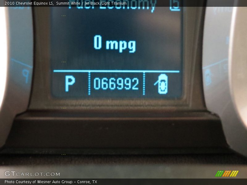 Summit White / Jet Black/Light Titanium 2010 Chevrolet Equinox LS