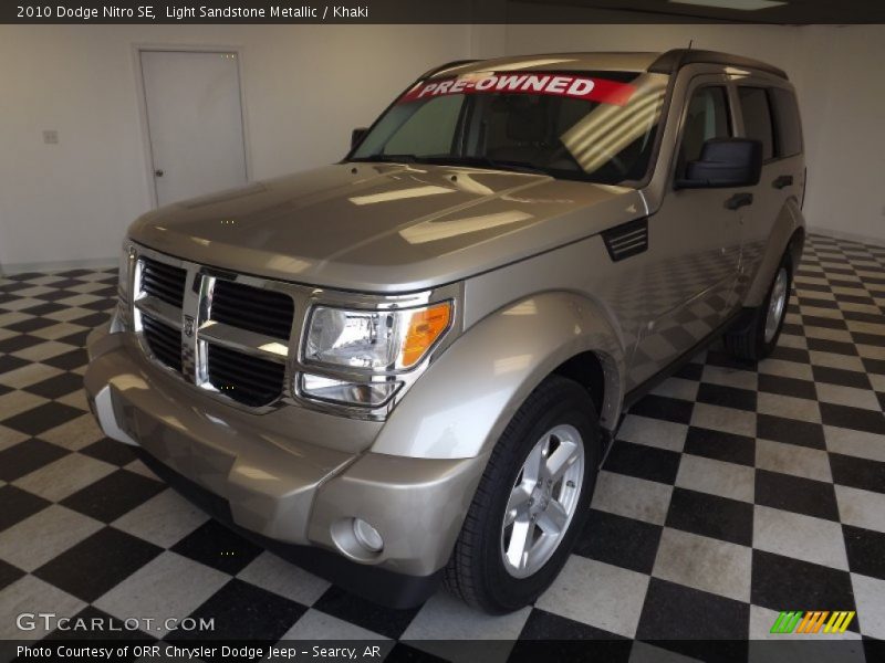 Light Sandstone Metallic / Khaki 2010 Dodge Nitro SE