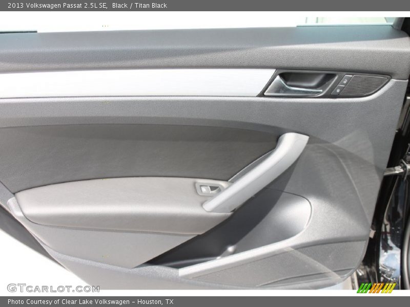 Black / Titan Black 2013 Volkswagen Passat 2.5L SE