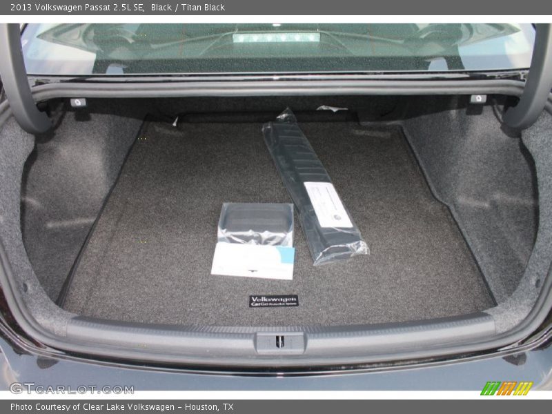 Black / Titan Black 2013 Volkswagen Passat 2.5L SE