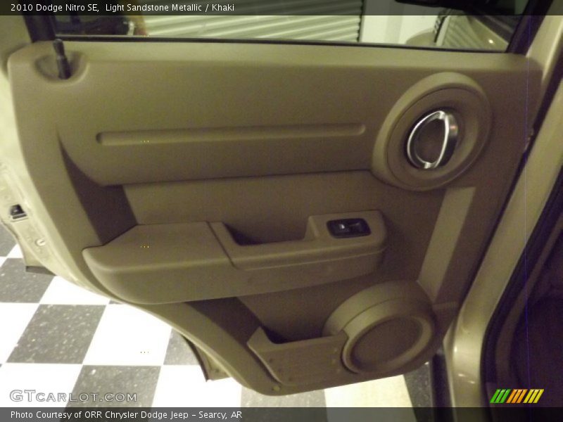 Light Sandstone Metallic / Khaki 2010 Dodge Nitro SE