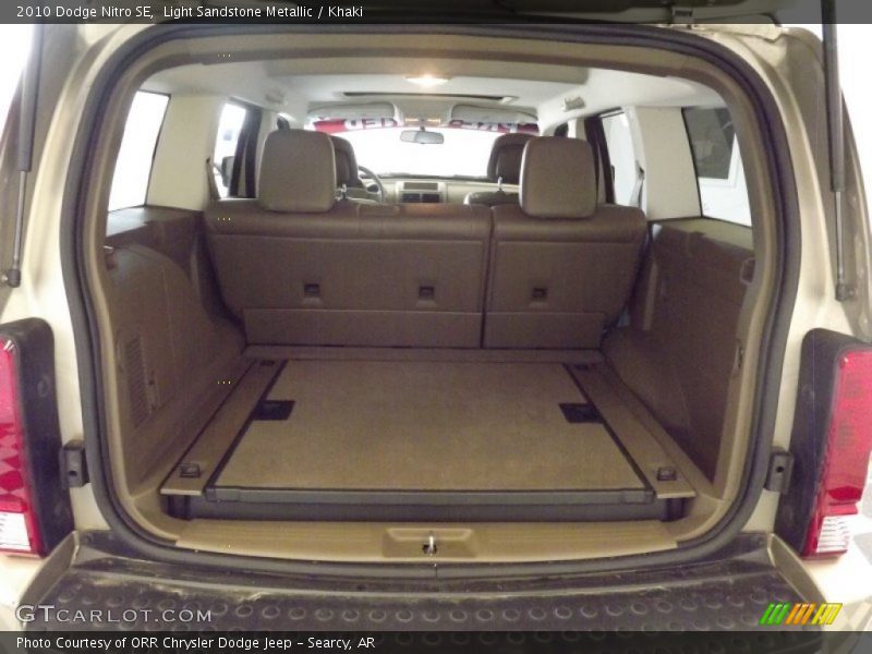 Light Sandstone Metallic / Khaki 2010 Dodge Nitro SE