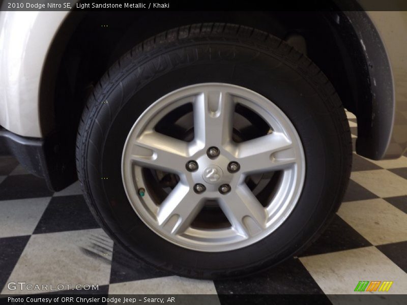 Light Sandstone Metallic / Khaki 2010 Dodge Nitro SE