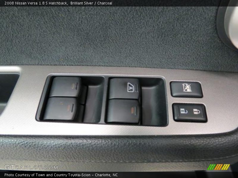 Controls of 2008 Versa 1.8 S Hatchback