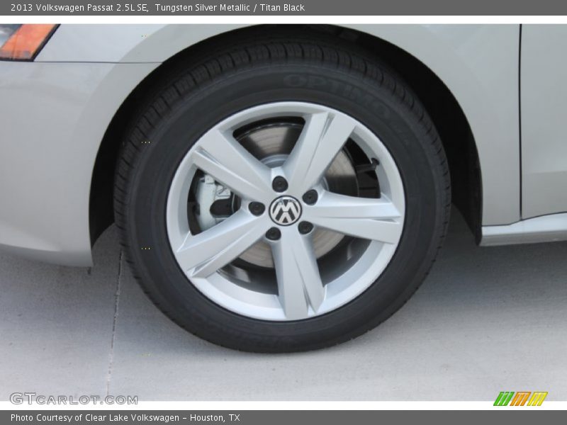 Tungsten Silver Metallic / Titan Black 2013 Volkswagen Passat 2.5L SE