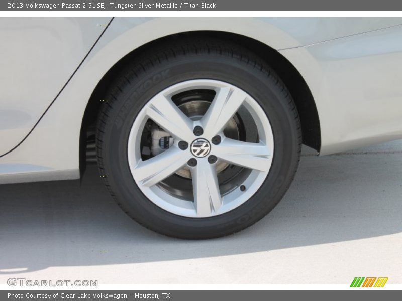 Tungsten Silver Metallic / Titan Black 2013 Volkswagen Passat 2.5L SE