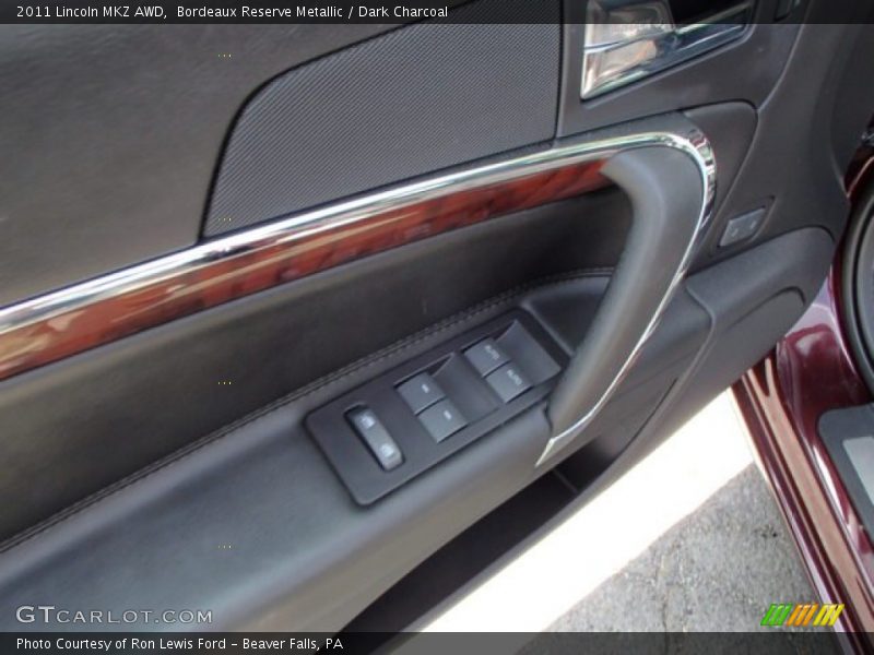 Bordeaux Reserve Metallic / Dark Charcoal 2011 Lincoln MKZ AWD