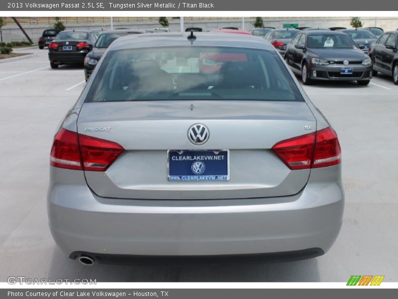 Tungsten Silver Metallic / Titan Black 2013 Volkswagen Passat 2.5L SE