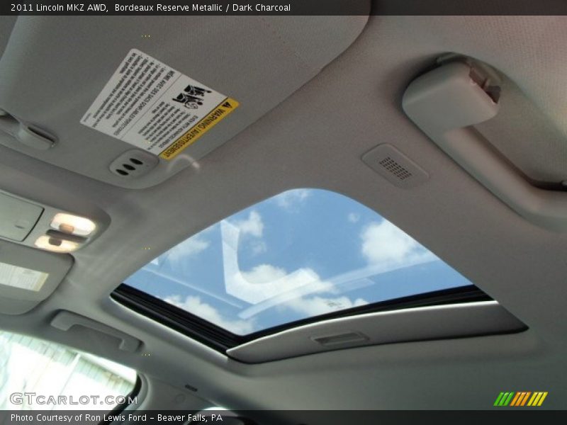 Bordeaux Reserve Metallic / Dark Charcoal 2011 Lincoln MKZ AWD