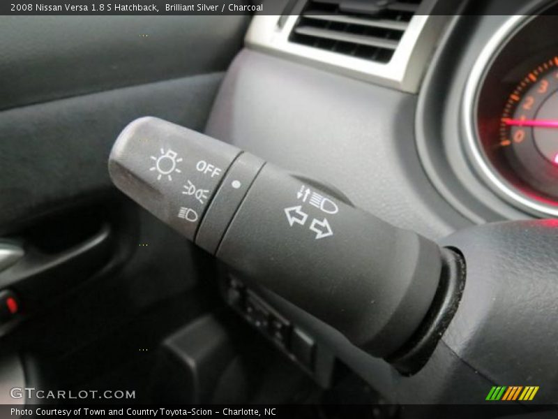 Controls of 2008 Versa 1.8 S Hatchback