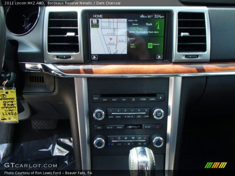 Bordeaux Reserve Metallic / Dark Charcoal 2011 Lincoln MKZ AWD