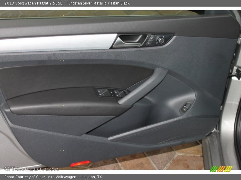 Tungsten Silver Metallic / Titan Black 2013 Volkswagen Passat 2.5L SE
