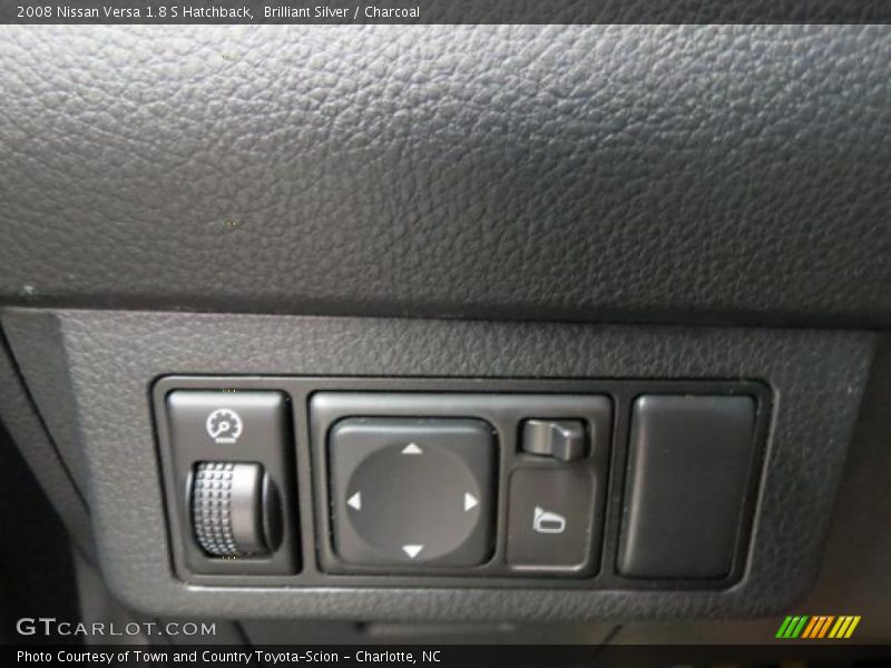 Controls of 2008 Versa 1.8 S Hatchback