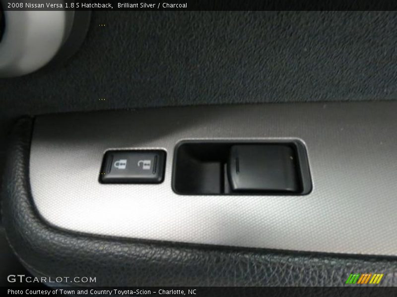 Brilliant Silver / Charcoal 2008 Nissan Versa 1.8 S Hatchback