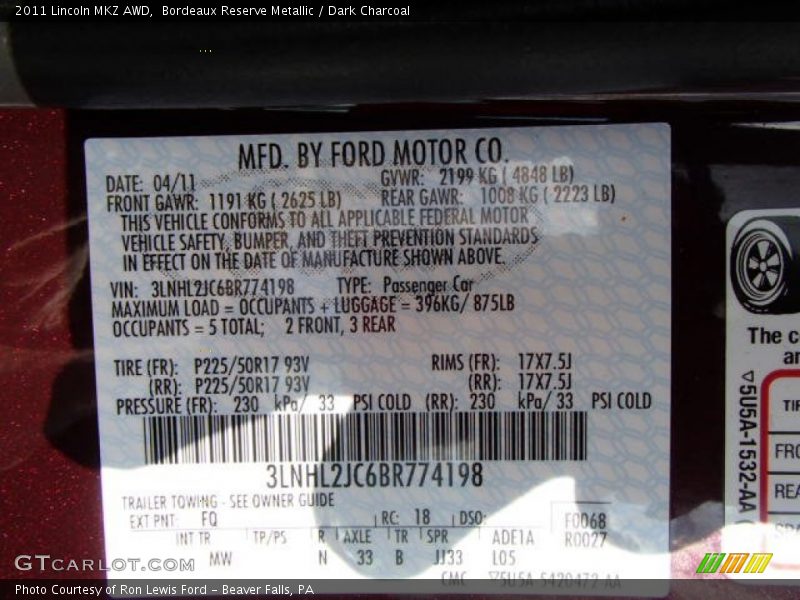 Bordeaux Reserve Metallic / Dark Charcoal 2011 Lincoln MKZ AWD