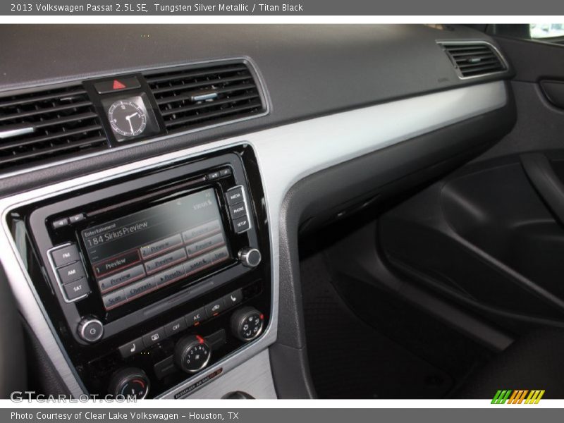 Tungsten Silver Metallic / Titan Black 2013 Volkswagen Passat 2.5L SE