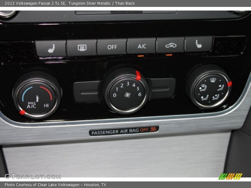 Tungsten Silver Metallic / Titan Black 2013 Volkswagen Passat 2.5L SE