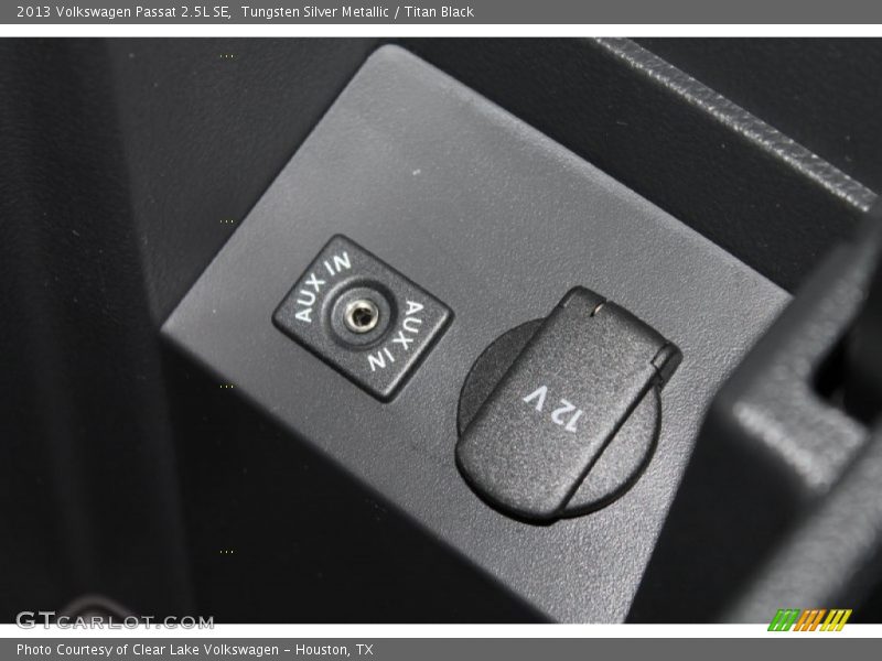 Tungsten Silver Metallic / Titan Black 2013 Volkswagen Passat 2.5L SE