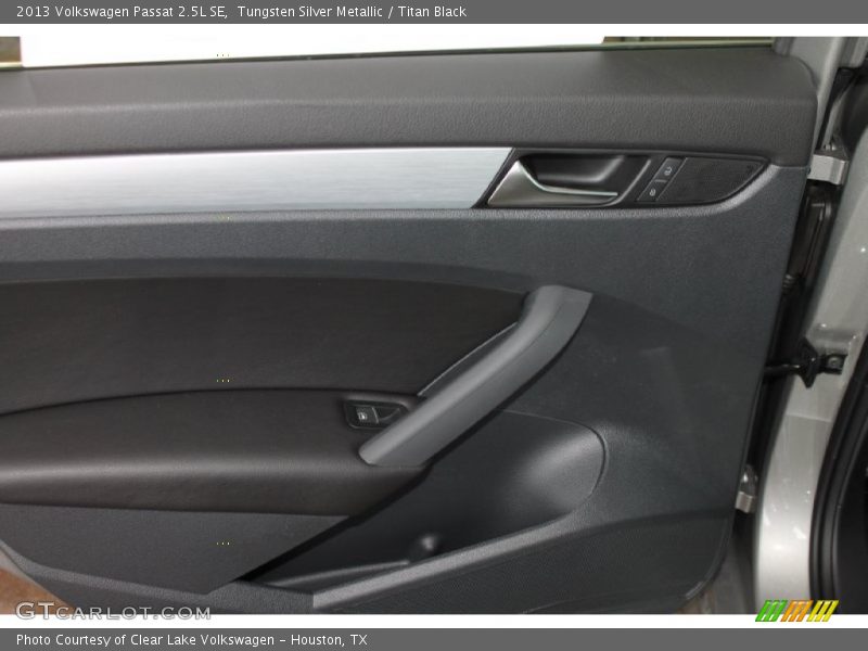 Tungsten Silver Metallic / Titan Black 2013 Volkswagen Passat 2.5L SE