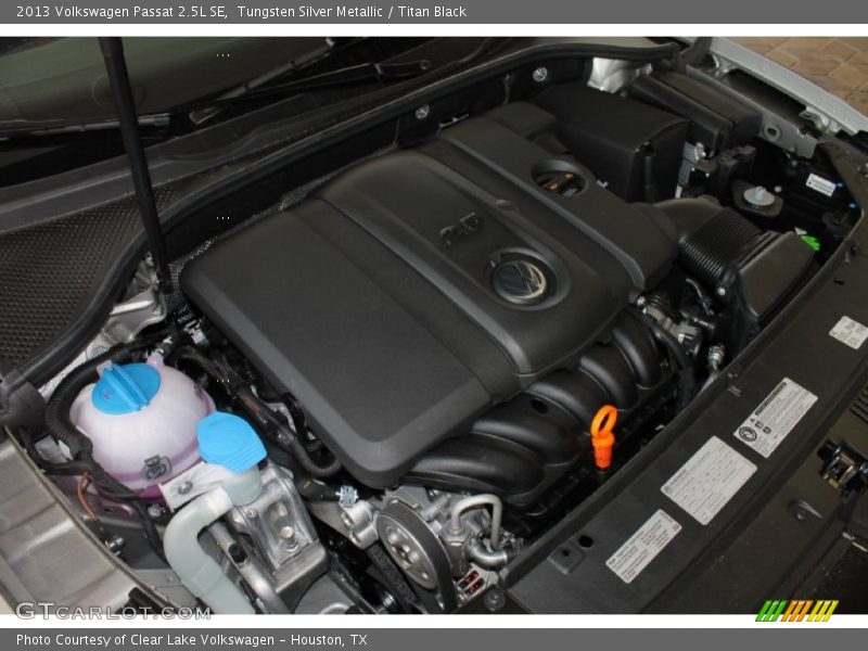 Tungsten Silver Metallic / Titan Black 2013 Volkswagen Passat 2.5L SE