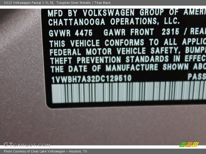 Tungsten Silver Metallic / Titan Black 2013 Volkswagen Passat 2.5L SE