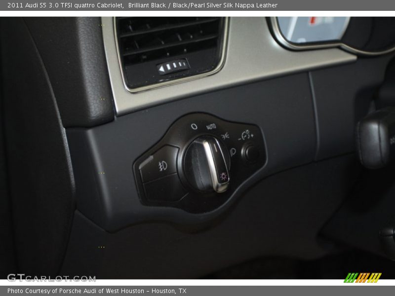 Brilliant Black / Black/Pearl Silver Silk Nappa Leather 2011 Audi S5 3.0 TFSI quattro Cabriolet