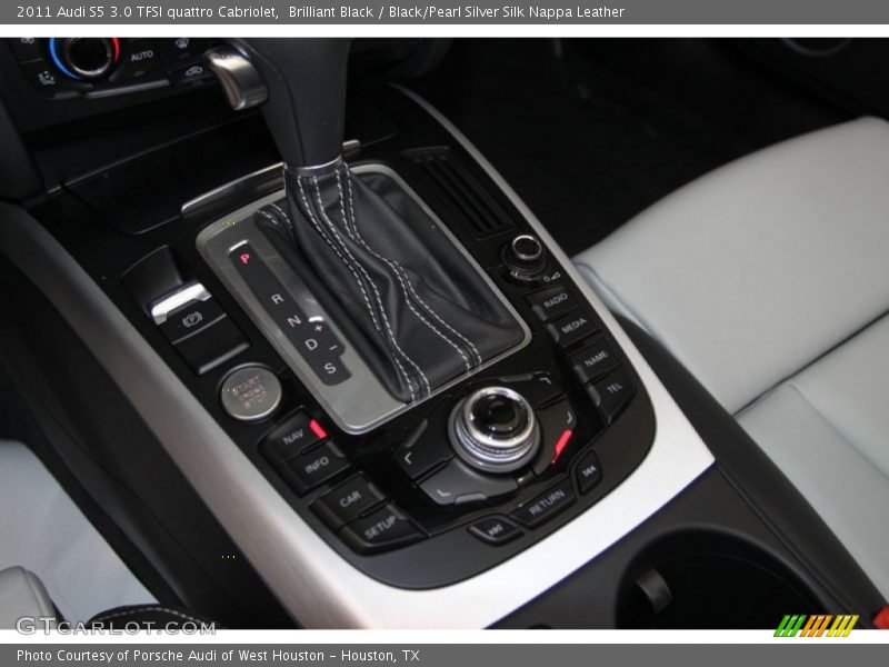 Controls of 2011 S5 3.0 TFSI quattro Cabriolet