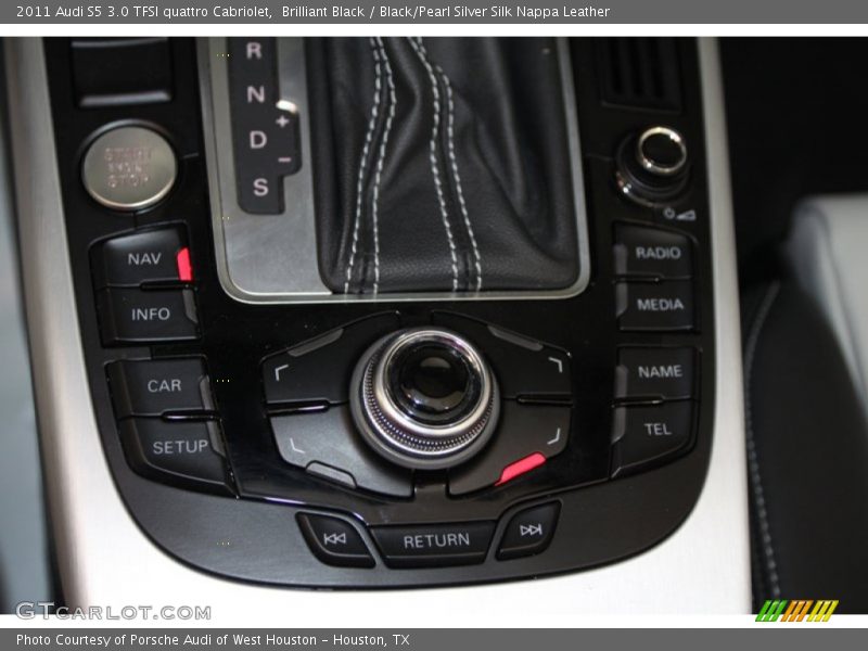 Controls of 2011 S5 3.0 TFSI quattro Cabriolet