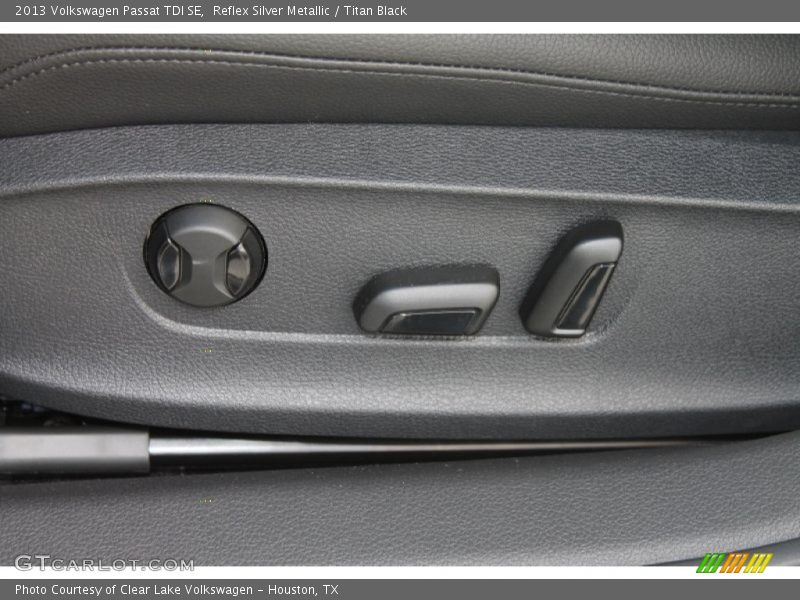 Reflex Silver Metallic / Titan Black 2013 Volkswagen Passat TDI SE