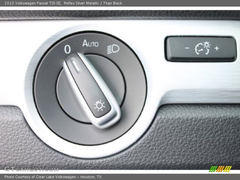 Reflex Silver Metallic / Titan Black 2013 Volkswagen Passat TDI SE
