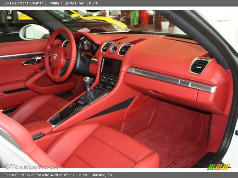 Dashboard of 2014 Cayman S