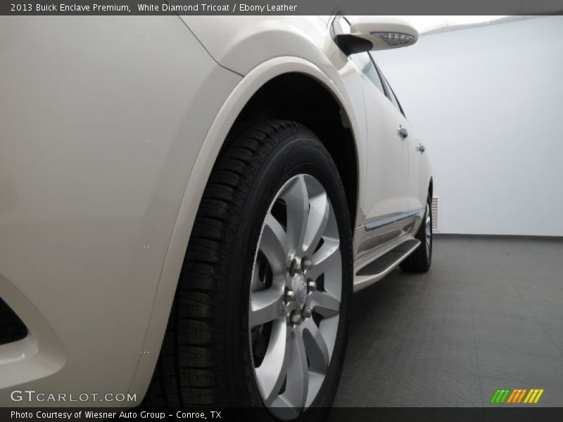 White Diamond Tricoat / Ebony Leather 2013 Buick Enclave Premium