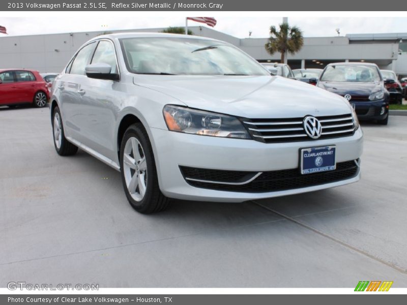 Reflex Silver Metallic / Moonrock Gray 2013 Volkswagen Passat 2.5L SE