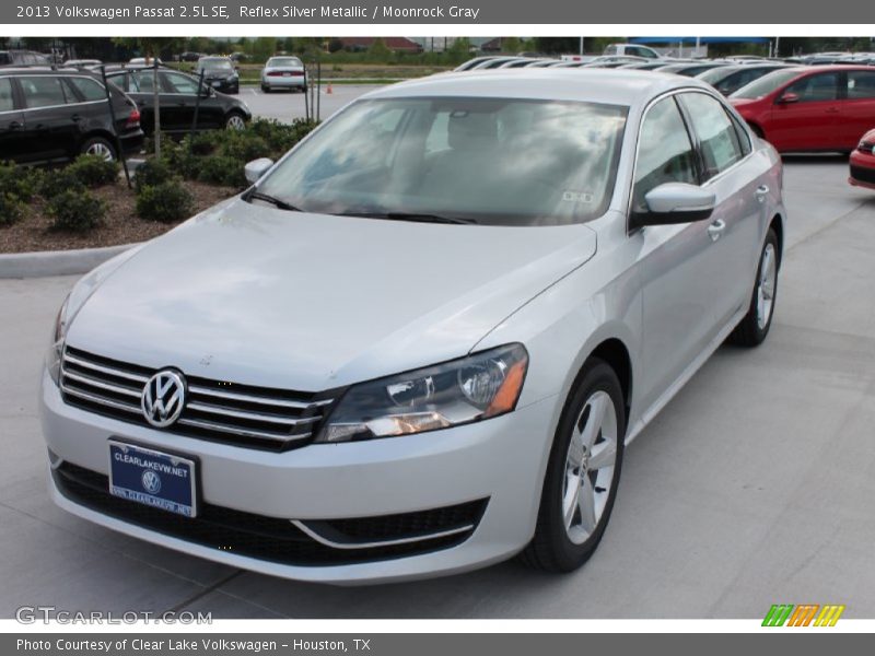 Reflex Silver Metallic / Moonrock Gray 2013 Volkswagen Passat 2.5L SE
