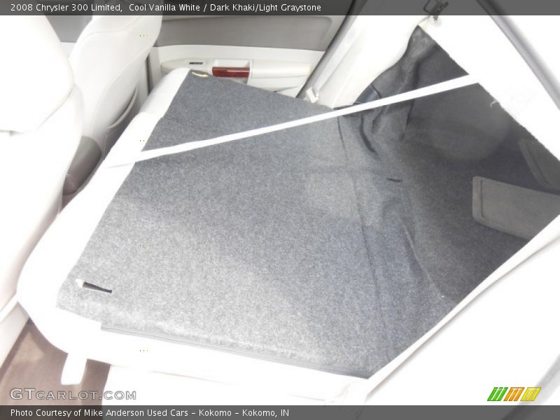 Cool Vanilla White / Dark Khaki/Light Graystone 2008 Chrysler 300 Limited