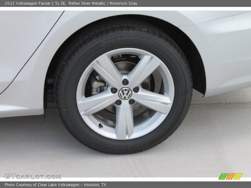 Reflex Silver Metallic / Moonrock Gray 2013 Volkswagen Passat 2.5L SE