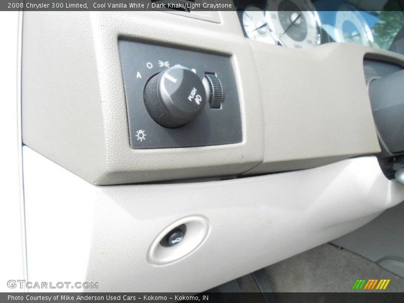 Cool Vanilla White / Dark Khaki/Light Graystone 2008 Chrysler 300 Limited