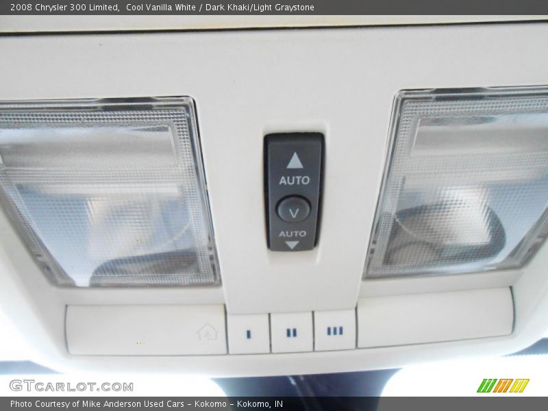 Cool Vanilla White / Dark Khaki/Light Graystone 2008 Chrysler 300 Limited