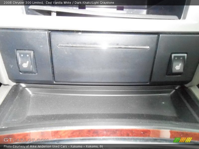 Cool Vanilla White / Dark Khaki/Light Graystone 2008 Chrysler 300 Limited