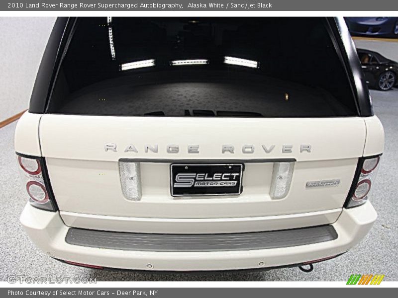 Alaska White / Sand/Jet Black 2010 Land Rover Range Rover Supercharged Autobiography