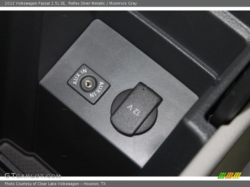 Reflex Silver Metallic / Moonrock Gray 2013 Volkswagen Passat 2.5L SE