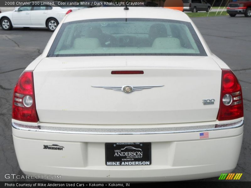 Cool Vanilla White / Dark Khaki/Light Graystone 2008 Chrysler 300 Limited