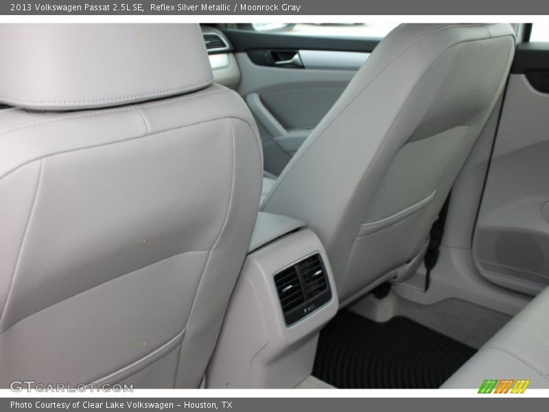 Reflex Silver Metallic / Moonrock Gray 2013 Volkswagen Passat 2.5L SE