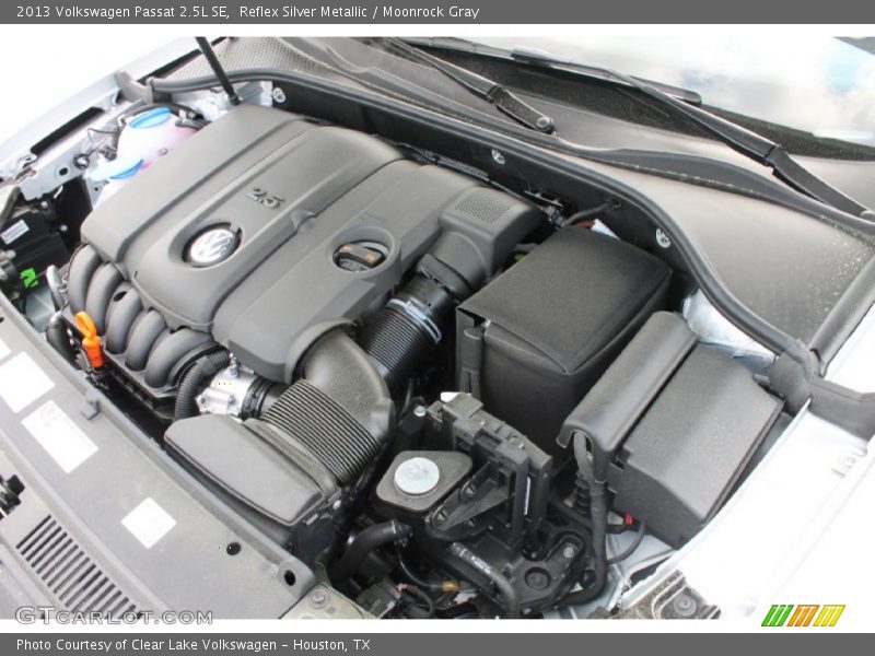 Reflex Silver Metallic / Moonrock Gray 2013 Volkswagen Passat 2.5L SE