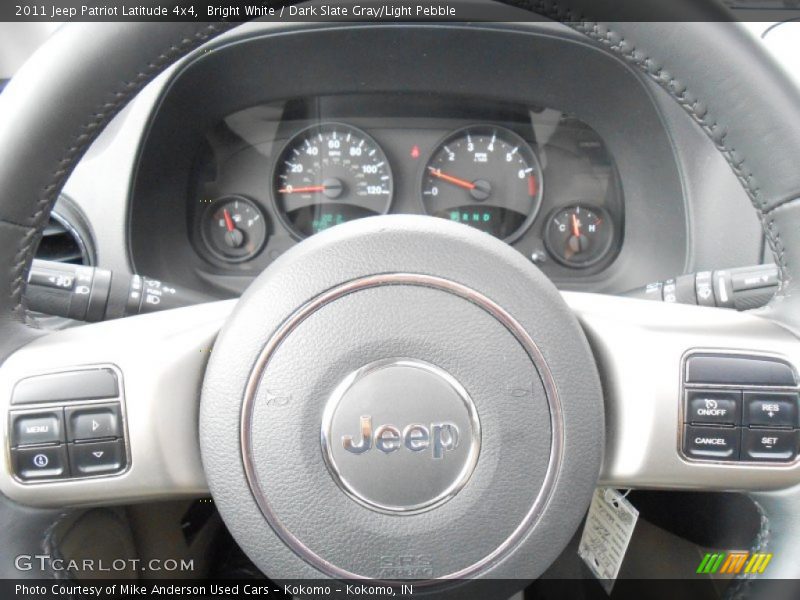 Bright White / Dark Slate Gray/Light Pebble 2011 Jeep Patriot Latitude 4x4