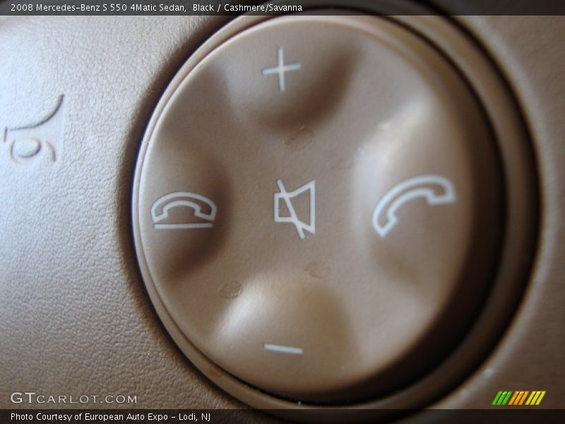 Controls of 2008 S 550 4Matic Sedan