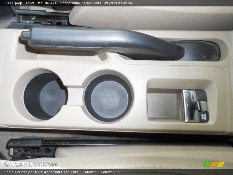Bright White / Dark Slate Gray/Light Pebble 2011 Jeep Patriot Latitude 4x4